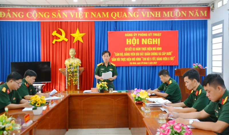 Sơ kết 3 năm thực hiện mô hình “Cán bộ, đảng viên dìu dắt quần chúng và cấp dưới”