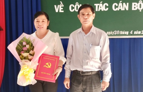 Huyện Châu Thành: Trao quyết định điều động cán bộ