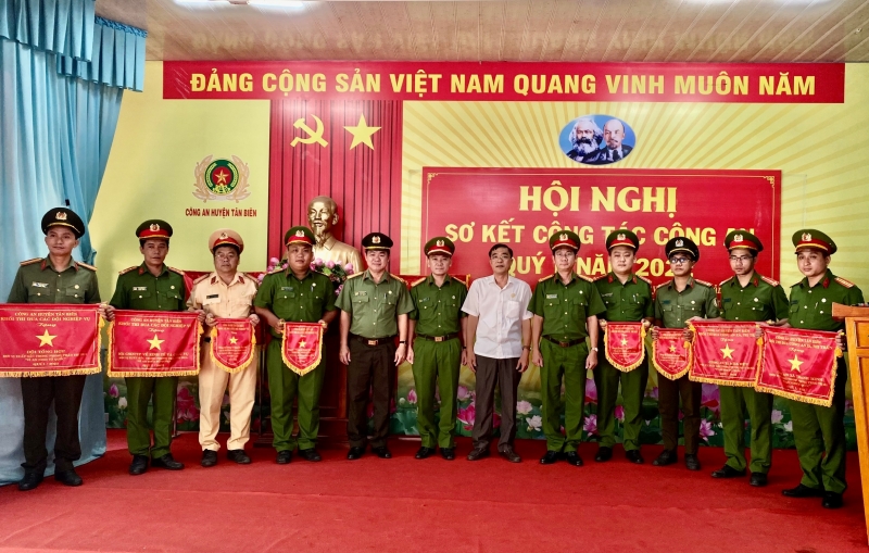 Quý I.2022, Công an Tân Biên triệt xóa 18 vụ 117 đối tượng đánh bạc và tổ chức đánh bạc