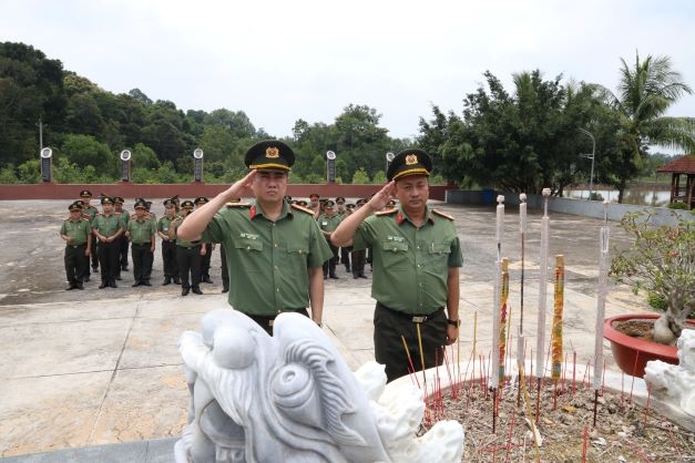 Về nguồn tại Khu di tích lịch sử - văn hoá Ban An ninh Trung ương Cục miền Nam