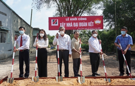 Xây tặng 3 căn nhà đại đoàn kết tại Tân Châu