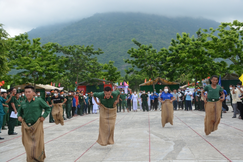 Bộ CHQS tỉnh: Hội trại giao lưu văn hóa, văn nghệ với các tôn giáo, dân tộc trên địa bàn tỉnh