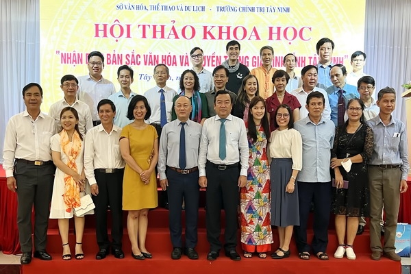 Hội thảo khoa học “Nhận diện bản sắc văn hoá và truyền thống gia đình tỉnh Tây Ninh”