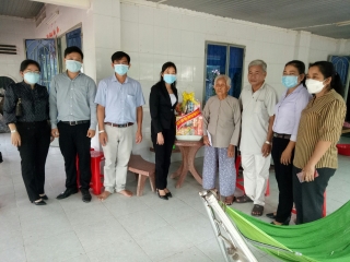 Lãnh đạo tỉnh thăm gia đình chính sách tại thị xã Trảng Bàng