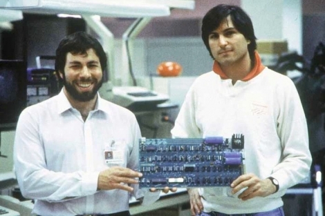Máy tính đầu tiên của Apple được đấu giá gần 6 tỷ đồng