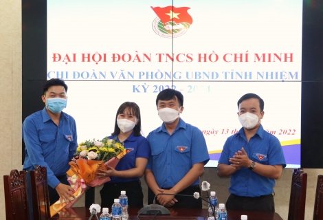 Hoàn thành tốt nhiệm vụ chuyên môn, tích cực tham gia các phong trào