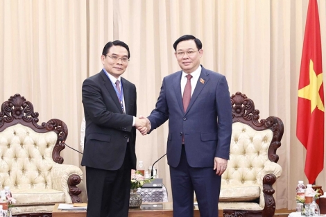 Chủ tịch Quốc hội Vương Đình Huệ thăm và làm việc tại tỉnh Champasak