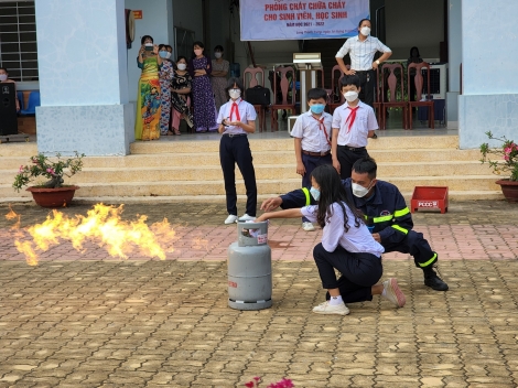 Tập huấn kỹ năng PCCC cho học sinh