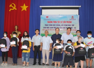 Tổng Công ty Bảo Minh: Trao học bổng cho học sinh mồ côi do dịch Covid-19