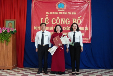 Trao quyết định bổ nhiệm Chánh án TAND các huyện Tân Biên, Tân Châu
