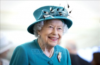 Anh tưng bừng kỷ niệm 70 năm Nữ hoàng Elizabeth II lên ngôi