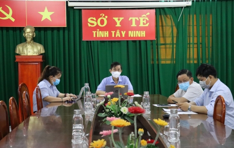 Bộ Y tế yêu cầu các tỉnh, thành phố tăng cường tiếp nhận và sử dụng vaccine phòng Covid-19