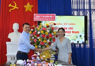 Công ty TNHH MTV in Quân đội 2: Thăm, chúc mừng Báo Tây Ninh nhân Ngày Báo chí cách mạng Việt Nam 21.6