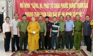 Ra mắt mô hình "Tăng, ni, phật tử chùa Phước Hưng tham gia phong trào toàn dân bảo vệ an ninh tổ quốc"