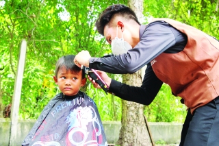 Cắt tóc miễn phí - sẻ chia cùng cộng đồng