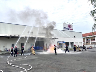 Thực tập phương án chữa cháy và cứu nạn, cứu hộ tại siêu thị Co.opmart Châu Thành
