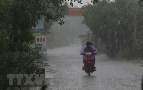 Bão số 1 đã suy yếu thành vùng áp thấp, Bắc Bộ có mưa rào và dông