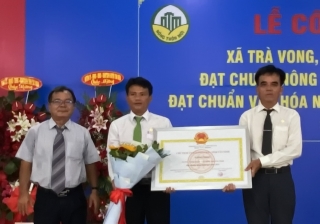 Tân Biên công bố xã Trà Vong đạt chuẩn NTM năm 2021