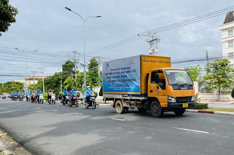 Ra quân tuyên truyền hưởng ứng Ngày Bảo hiểm y tế Việt Nam 1.7