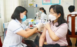 Tây Ninh: Phát động Tháng cao điểm tiêm vaccine phòng Covid-19