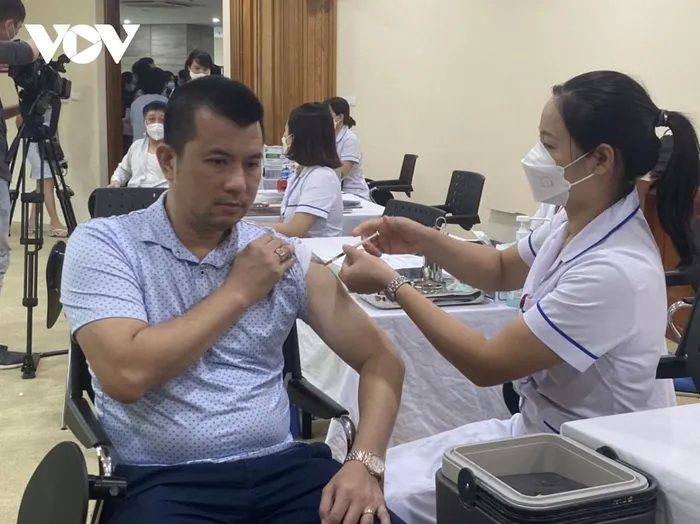 Người đã mắc COVID-19 có cần tiêm mũi vaccine nhắc lại?