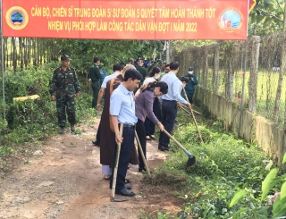 150 chiến sĩ Sư đoàn 5 tham gia công tác dân vận tại huyện Gò Dầu