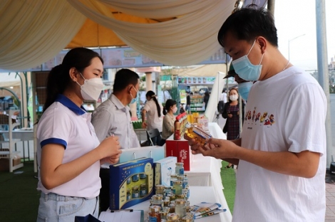 Đẩy mạnh thực hiện cuộc vận động “Người Việt Nam ưu tiên dùng hàng Việt Nam”