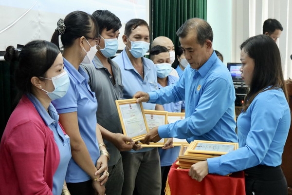 Gò Dầu: Họp mặt kỷ niệm 93 năm Ngày thành lập Công đoàn Việt Nam