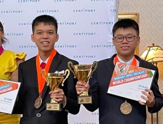 Hai người Việt Nam giành huy chương vàng Tin học văn phòng thế giới