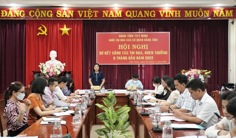 Đoàn kết, chủ động, thực hiện tốt các chỉ tiêu thi đua gắn với nhiệm vụ chính trị được giao