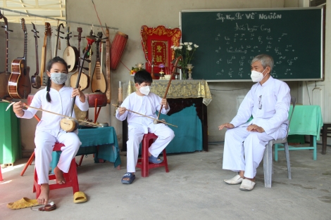 Tây Ninh góp phần bảo tồn và phát huy giá trị di sản văn hoá phi vật thể nghệ thuật đờn ca tài tử Nam bộ