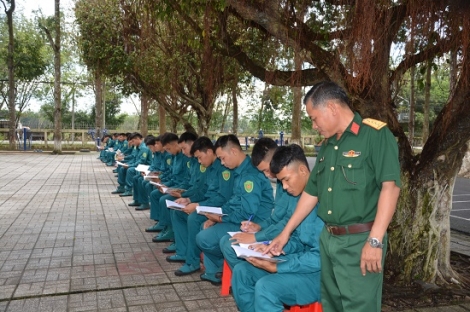 Bộ CHQS tỉnh: Công bố quyết định huy động đại đội dân quân thường trực