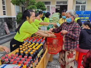 Hội Phụ nữ xã Long Thành Nam: Vận động người dân từ bỏ thói quen sử dụng túi nhựa