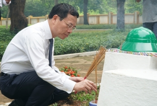 Bộ Thông tin và Truyền thông: Viếng Nghĩa trang ngành Thông tin và Giao bưu (Tân Biên)