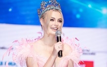Hoa hậu Thế giới 2021 Karolina Bielawska xinh đẹp ở Việt Nam: Trước đây, tôi cũng có tập boxing