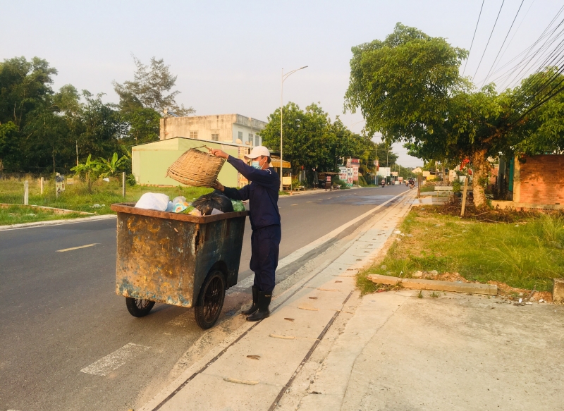 Không hỗ trợ phí thu gom, vận chuyển và xử lý rác thải đối với công ty, doanh nghiệp, trường học, bệnh viện, chợ, siêu thị, bến xe trên địa bàn thành phố Tây Ninh