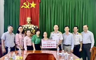 Trường cao đẳng Kỹ thuật Hải quân: Hỗ trợ kinh phí xây nhà cho gia đình chính sách tại Tân Biên