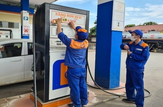 Giá xăng dầu có thể tăng tới 2.000 đồng/lít