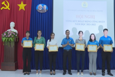 Hòa Thành: Tổng kết hoạt động Công đoàn khối trường học 2021-2022