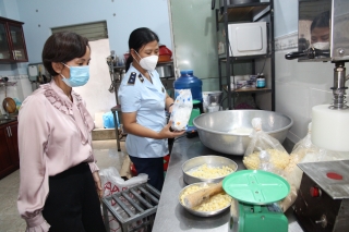 Kiểm tra an toàn thực phẩm dịp Tết Trung thu tại Gò Dầu