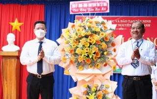 Chủ tịch UBND tỉnh Nguyễn Thanh Ngọc: Dự lễ khai giảng tại trường THPT Nguyễn Chí Thanh