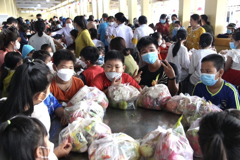 Hội Thánh Cao Đài Tòa Thánh Tây Ninh phát hơn 2.000 phần quà trung thu cho nhi đồng