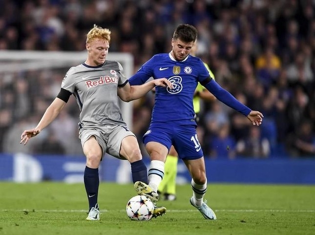 Có HLV mới, Chelsea vẫn đứng bét bảng tại Champions League