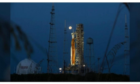 NASA lại hoãn phóng tên lửa lên Mặt trăng vì siêu bão