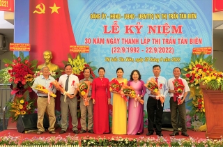Thị trấn Tân Biên kỷ niệm 30 năm ngày thành lập