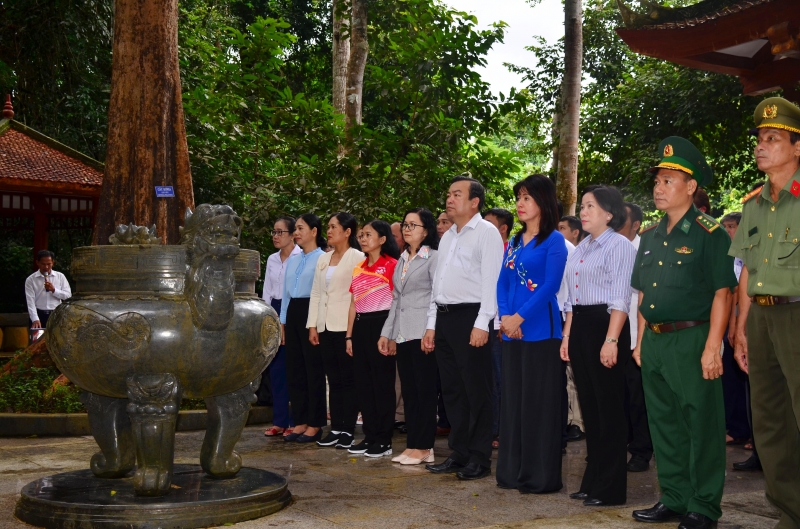 Xứng đáng với truyền thống vẻ vang “Tuyệt đối trung thành, đoàn kết, trung thực, liêm khiết, kỷ cương và tận tuỵ”