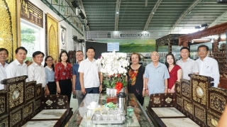 Phó Bí thư Tỉnh uỷ Nguyễn Mạnh Hùng: Thăm, chúc mừng doanh nghiệp nhân Ngày Doanh nhân Việt Nam