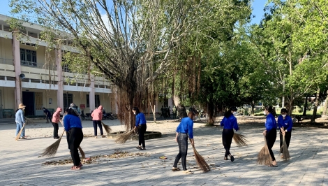 Tổ chức ra quân “Ngày chủ nhật xanh”