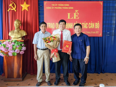 Ông Nguyễn Văn Ngách- Phó Trưởng Ban Tổ chức Thị ủy Trảng Bàng được chỉ định làm Bí thư Đảng ủy phường Trảng Bàng