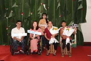 Chương trình “Vươn lên mạnh mẽ": Tôn vinh những nỗ lực của phụ nữ khuyết tật